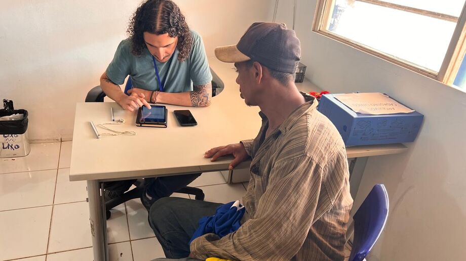 Equipe da SAS aplica questionário piloto que vai embasar o Censo da População em Situação de Rua em Campo Grande.