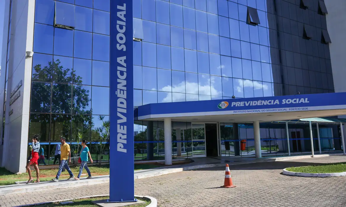 Prazo para aposentados e pensionistas pedirem ressarcimento de descontos indevidos no INSS foi prorrogado até 20 de março.