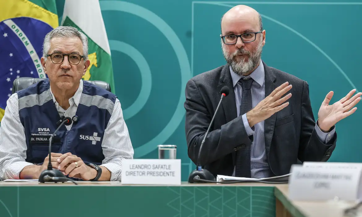 Ministério da Saúde anuncia autorização da Anvisa para estudo clínico com polilaminina, desenvolvida no Brasil.