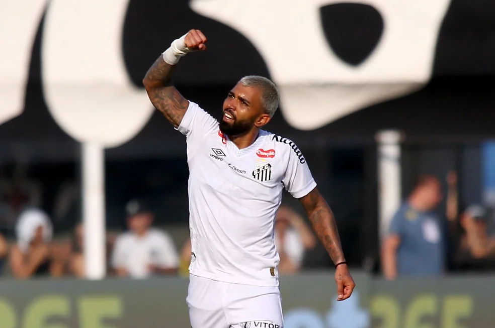 Vojvoda elogia Gabigol na reestreia no Santos: 'Tem estrela especial em jogos importantes'