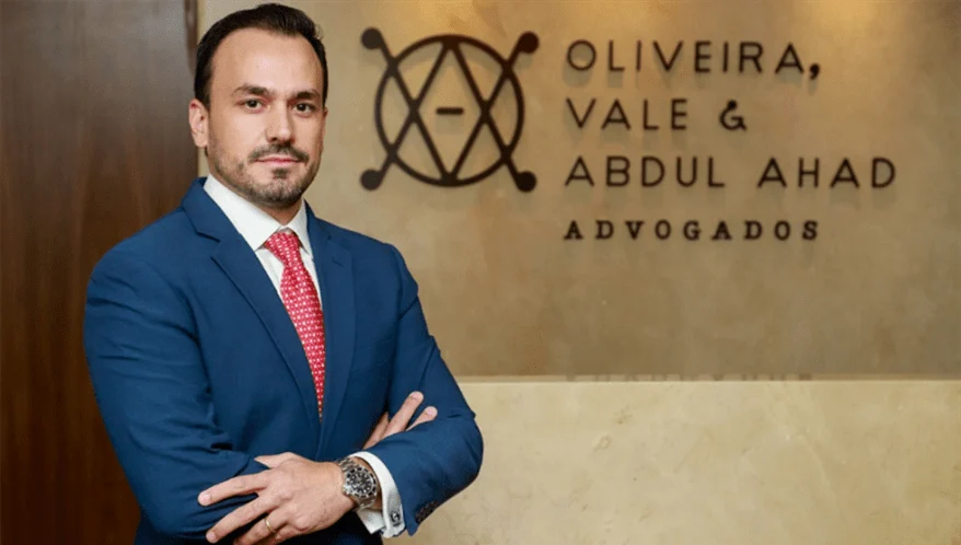 Douglas de Oliveira, Doutor e Mestre em Direito, Advogado, Presidente da Comissão de Direito Eleitoral da OAB/MS.