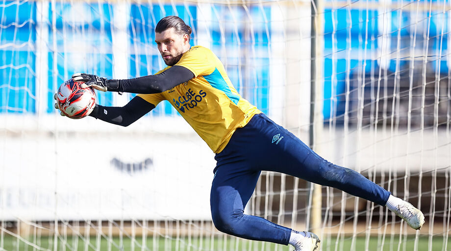 Tiago Volpi teve contrato rescindido e não faz mais parte do elenco do Grêmio