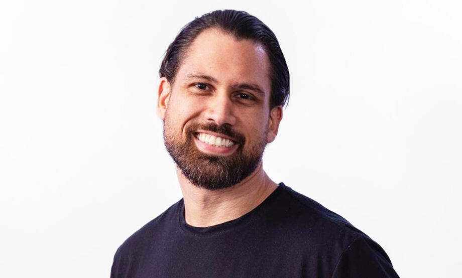 Brígido, do grupo Pipoca do BBB 26, virou alvo de boatos nas redes e teve defesa pública da equipe sobre sua sexualidade.