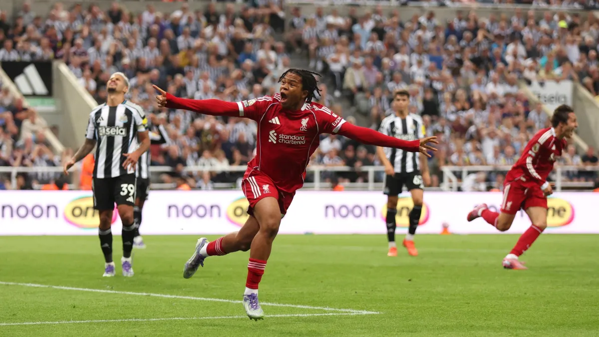 Liverpool aproveita ausência de Bruno Guimarães e atropela o Newcastle na Premier League