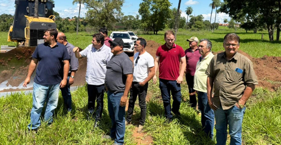 Área de 25 hectares onde está prevista a construção de moradias populares e equipamentos públicos foi visitada pelo prefeito e integrantes do Legislativo e Executivo Municipal