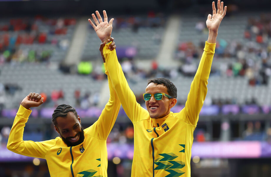 Campo-grandense Yeltsin Jacques e o atleta-guia Guilherme Ademilson em prova dos 1.500m T11; marca de 3min55s82 rendeu lugar no Guinness World Records 2026.