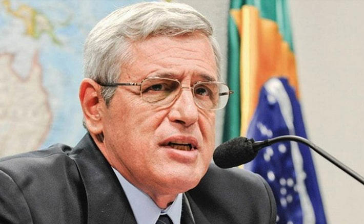 Declarações de Luiz Eduardo Rocha Paiva motivaram decisão de Alexandre de Moraes que revogou autorização de visita a ex-ministro da Defesa preso.