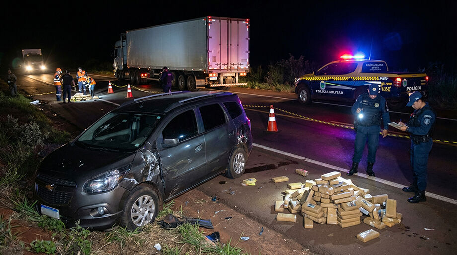 Acidente na MS-040 terminou com a morte do motorista e apreensão de drogas.