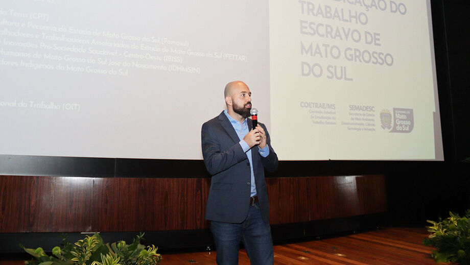 O secretário-adjunto da Semadesc, Artur Falcette, no lançamento do Plano Estadual de Erradicação do Trabalho Escravo, no Bioparque Pantanal, em Campo Grande.