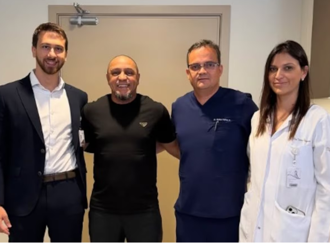 Roberto Carlos recebeu alta do hospital onde estava internado, em São Paulo, após ser submetido a uma cirurgia no coração.