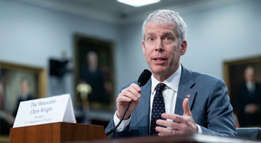 Secretário de Energia dos EUA, Chris Wright, durante conferência em Miami onde discute planos para o petróleo venezuelano