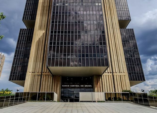 TCU suspende inspeção in loco no Banco Central e decide levar ao plenário a discussão sobre o alcance da fiscalização na liquidação do Banco Master.