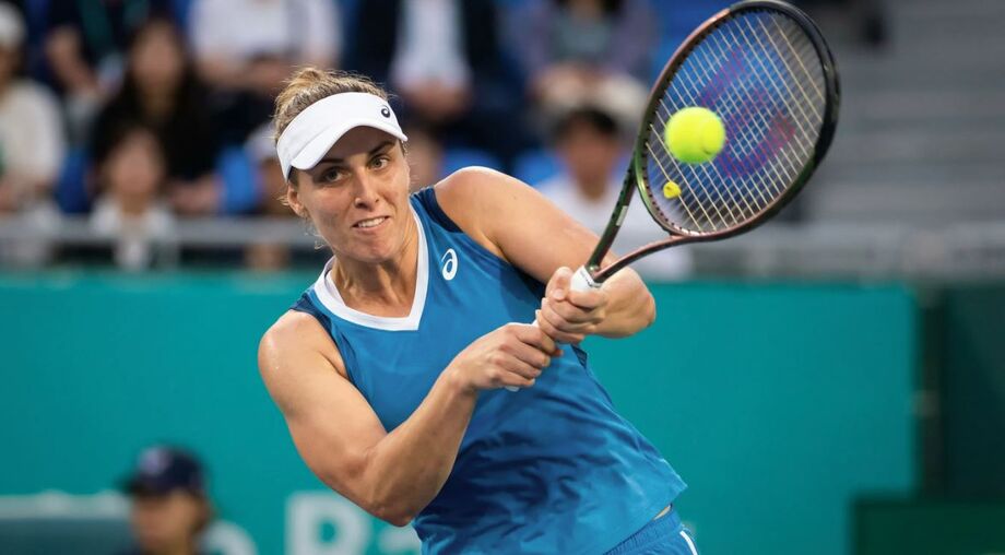 Bia Haddad Maia durante treino em quadra dura: brasileira volta ao circuito no WTA 500 de Adelaide após pausa para descanso e planejamento pessoal.