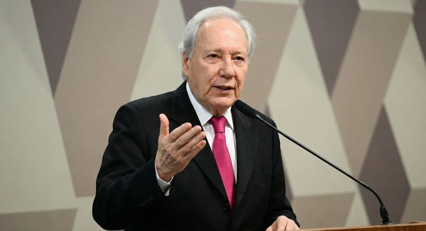 Ricardo Lewandowski deixa o comando do Ministério da Justiça e Segurança Pública em meio a críticas, impasses políticos e debate sobre divisão da pasta.