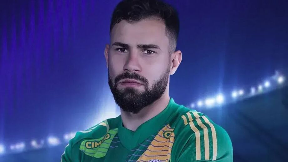 Goleiro Matheus Cunha assinou contrato com o Cruzeiro até o fim de 2028