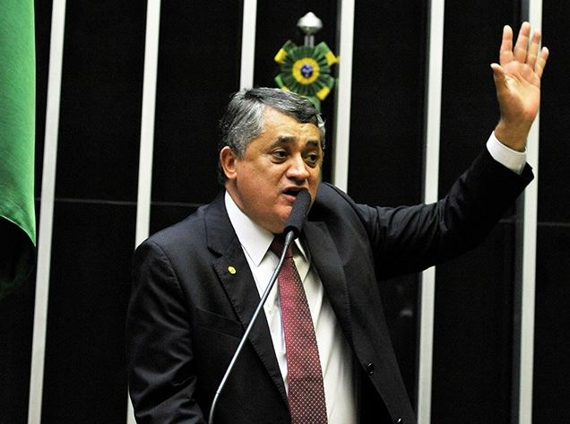 Líder do governo na Câmara, José Guimarães defendeu mudanças no parecer da PEC da Segurança Pública