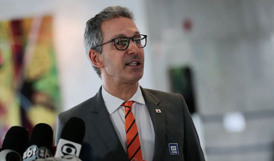 Romeu Zema fez críticas públicas a supostas relações entre ministros do STF e banco investigado.