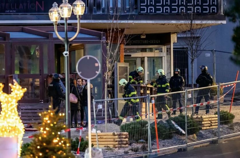 Autoridades investigam causas de incêndio que matou dezenas em estação de esqui nos Alpes Suíços