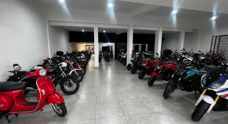 Vendas de motocicletas cresceram e superaram, pela primeira vez, os emplacamentos de carros de passeio no Brasil.