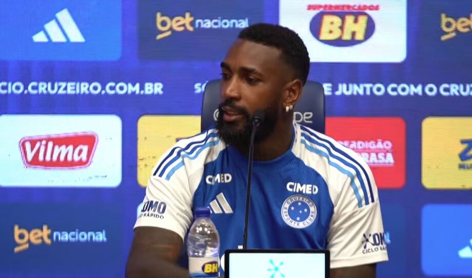 Gerson é apresentado oficialmente pelo Cruzeiro em Belo Horizonte e fala sobre metas no clube.