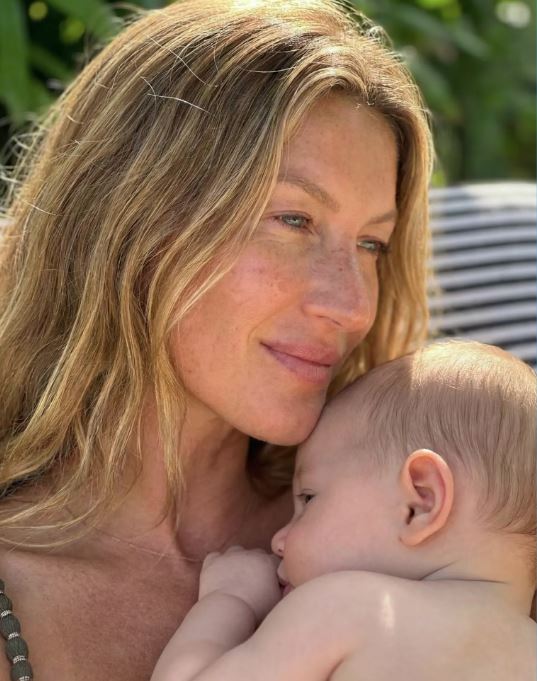 Gisele Bündchen compartilha momento em família e mensagem de esperança para o novo ano.