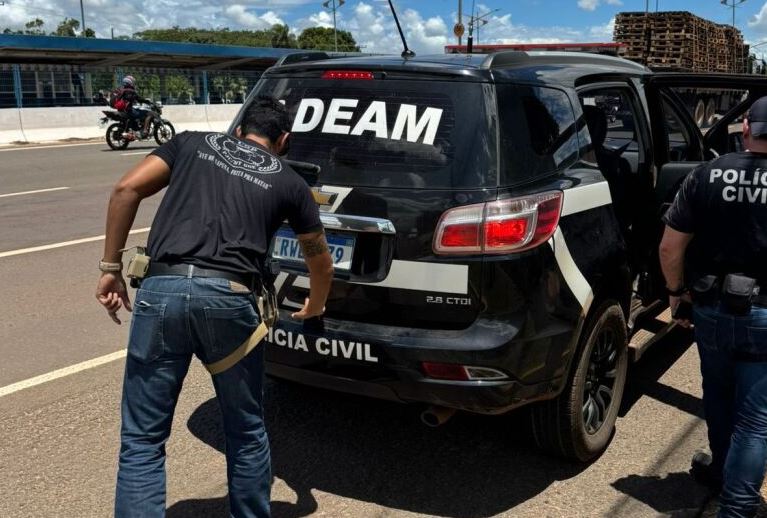 Ação da 1ª DEAM resultou na prisão de dois investigados por crimes de violência doméstica em Campo Grande.