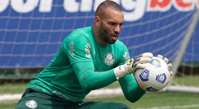 Weverton deixa o Palmeiras após sete anos e fica perto de reforçar o Grêmio com contrato de três temporadas.