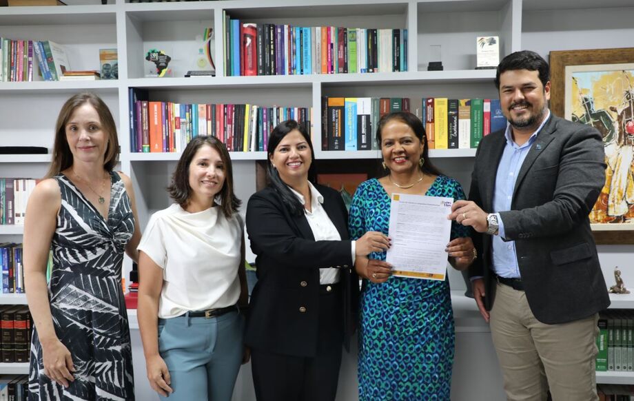 TJMS e União das Câmaras de Vereadores firmam adesão à campanha MS por Elas para fortalecer políticas públicas voltadas às mulheres.