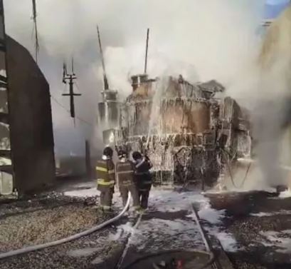 Incêndio atingiu transformador em subestação de energia em Embu-Guaçu na madrugada desta sexta-feira.