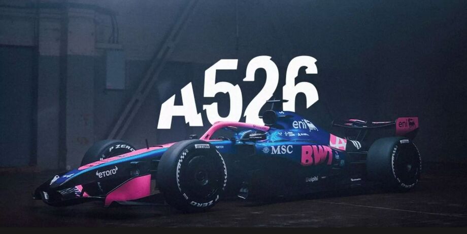 A526, novo carro da Alpine, apresentado em evento na costa de Barcelona.