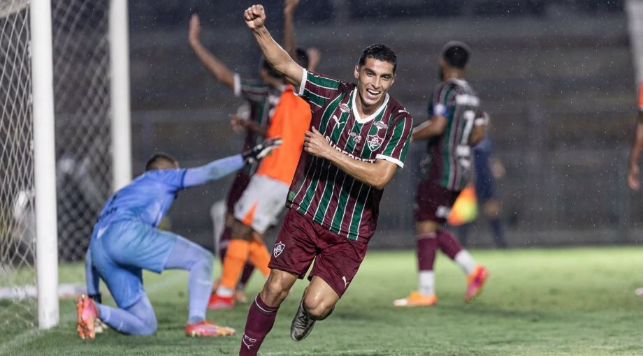 Serna marcou duas vezes e garantiu a vitória do Fluminense sobre o Nova Iguaçu.