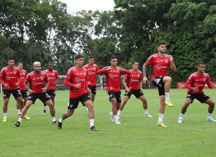 São Paulo chega pressionado para o clássico contra o Palmeiras e corre risco de entrar na zona de rebaixamento do Paulistão
