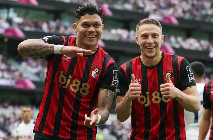 Bournemouth marcou no último lance e venceu o Liverpool pela Premier League