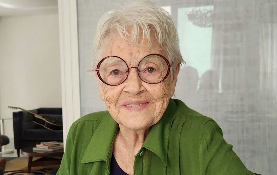 A escritora mineira Adélia Prado, 90 anos.