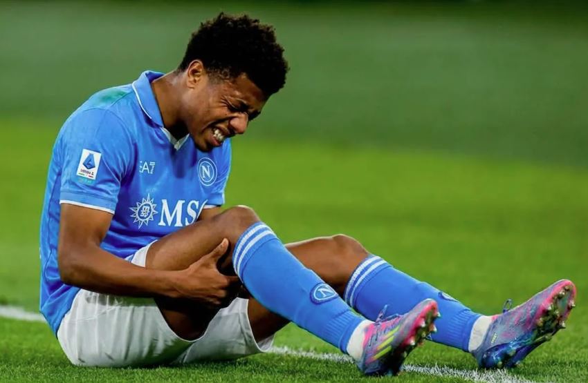 David Neres passou por cirurgia no tornozelo esquerdo e ficará afastado dos gramados por tempo indefinido.