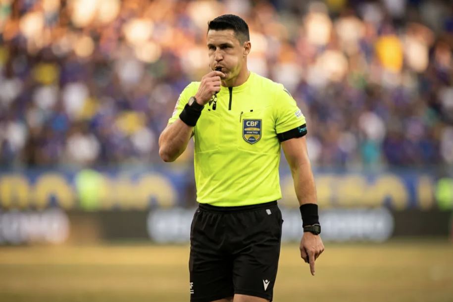 Rafael Klein será o árbitro da final da Supercopa do Brasil entre Corinthians e Flamengo, em Brasília.