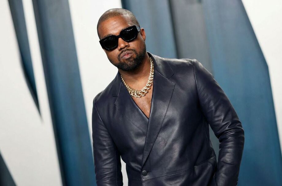 Kanye West afirma que carta de desculpas não tem relação com o lançamento de novo álbum.