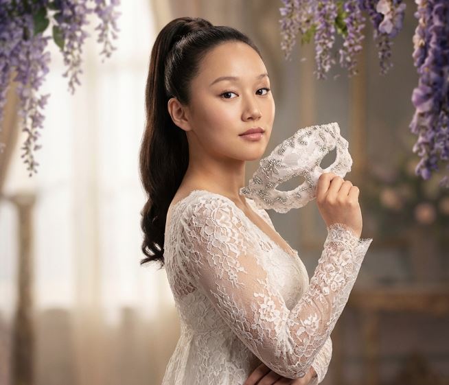 Yerin Ha interpreta Sophie Baek, novo interesse romântico de Benedict em Bridgerton.