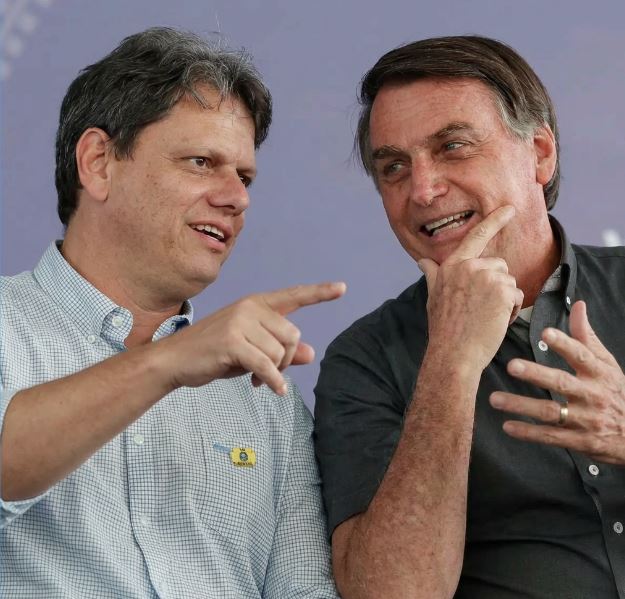 Tarcísio afirmou que Bolsonaro elogiou a trajetória de Caiado e vê com bons olhos sua pré-candidatura à Presidência