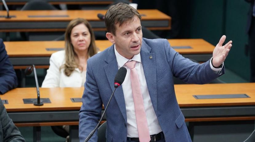 Deputado Eduardo Velloso afirmou ter certeza da inocência após ser alvo de operação da Polícia Federal