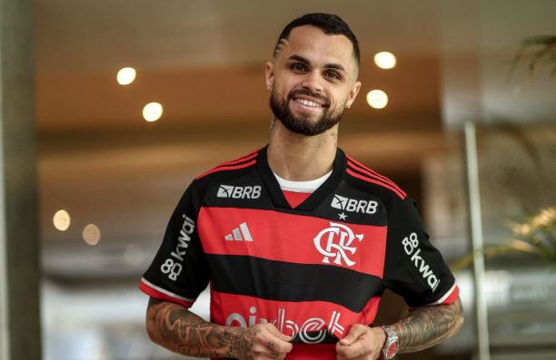 Michael encerra segunda passagem pelo Flamengo após acordo para rescisão de contrato.