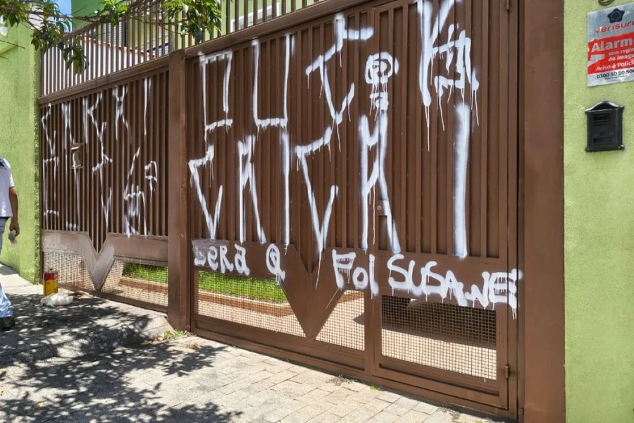 Casa onde o médico Miguel Abdalla Neto foi encontrado morto teve móveis e objetos furtados.