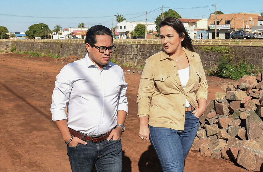 Prefeita Adriane Lopes e o presidente da Câmara, vereador Papy. Executivo diz que proposta da Câmara interferia em critério técnico, gerava renúncia de receita e violava lei federal