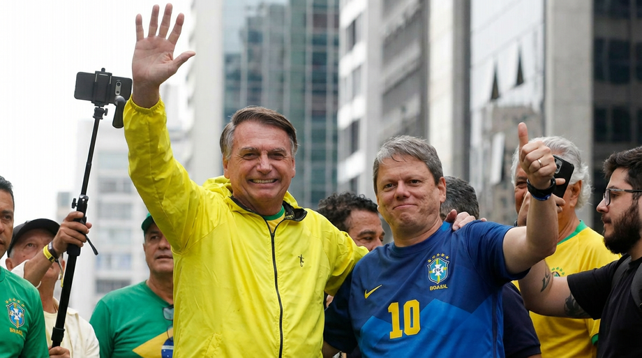 Ministro Alexandre de Moraes autoriza visita do governador Tarcísio de Freitas a Jair Bolsonaro no 19º BPM da PM do DF conhecido como Papudinha