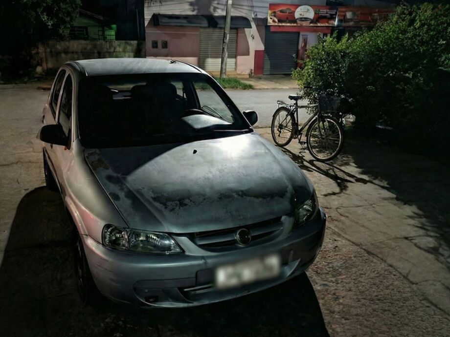 Ciclista de 75 anos ficou ferido após ser atropelado por um carro na Rua Anhumas, na Vila Piratininga, em Campo Grande.