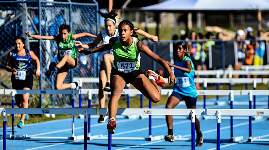 Programa Bolsa Atleta oferece auxílio financeiro para esportistas com resultados em competições oficiais