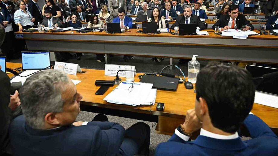 Reuniões serão retomadas após recesso parlamentar