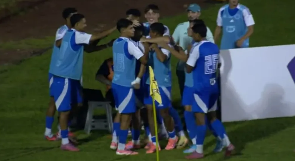 Cruzeiro domina o Guanabara City, vence por 3 a 0 e garante vaga na semifinal da Copinha 2026.