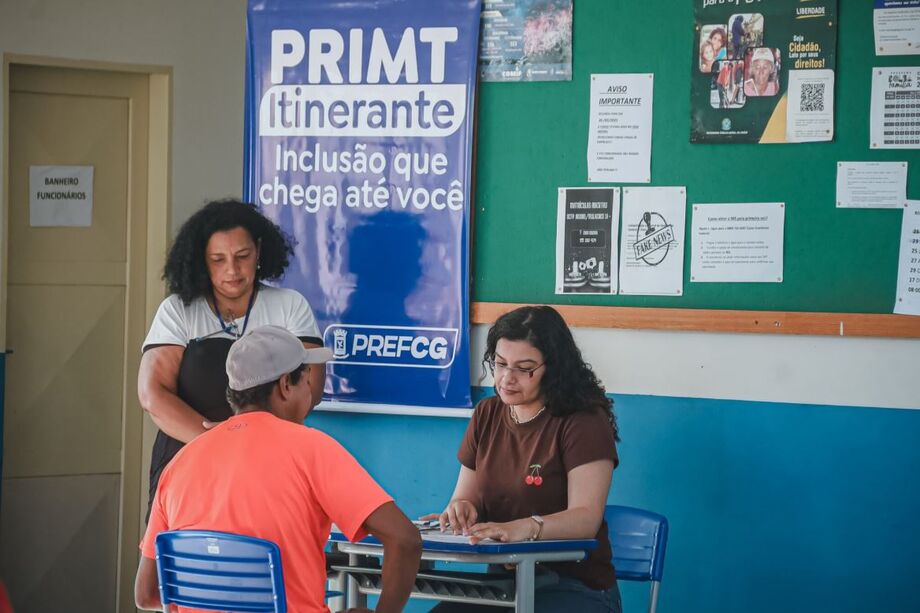 Moradores da Região do Bandeira participam do atendimento do Primt Itinerante no polo da Funsat Moreninhas.