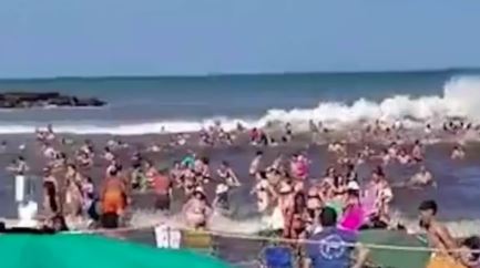 Fenômeno raro elevou rapidamente o nível do mar e atingiu praias de Mar Chiquita, na Argentina.